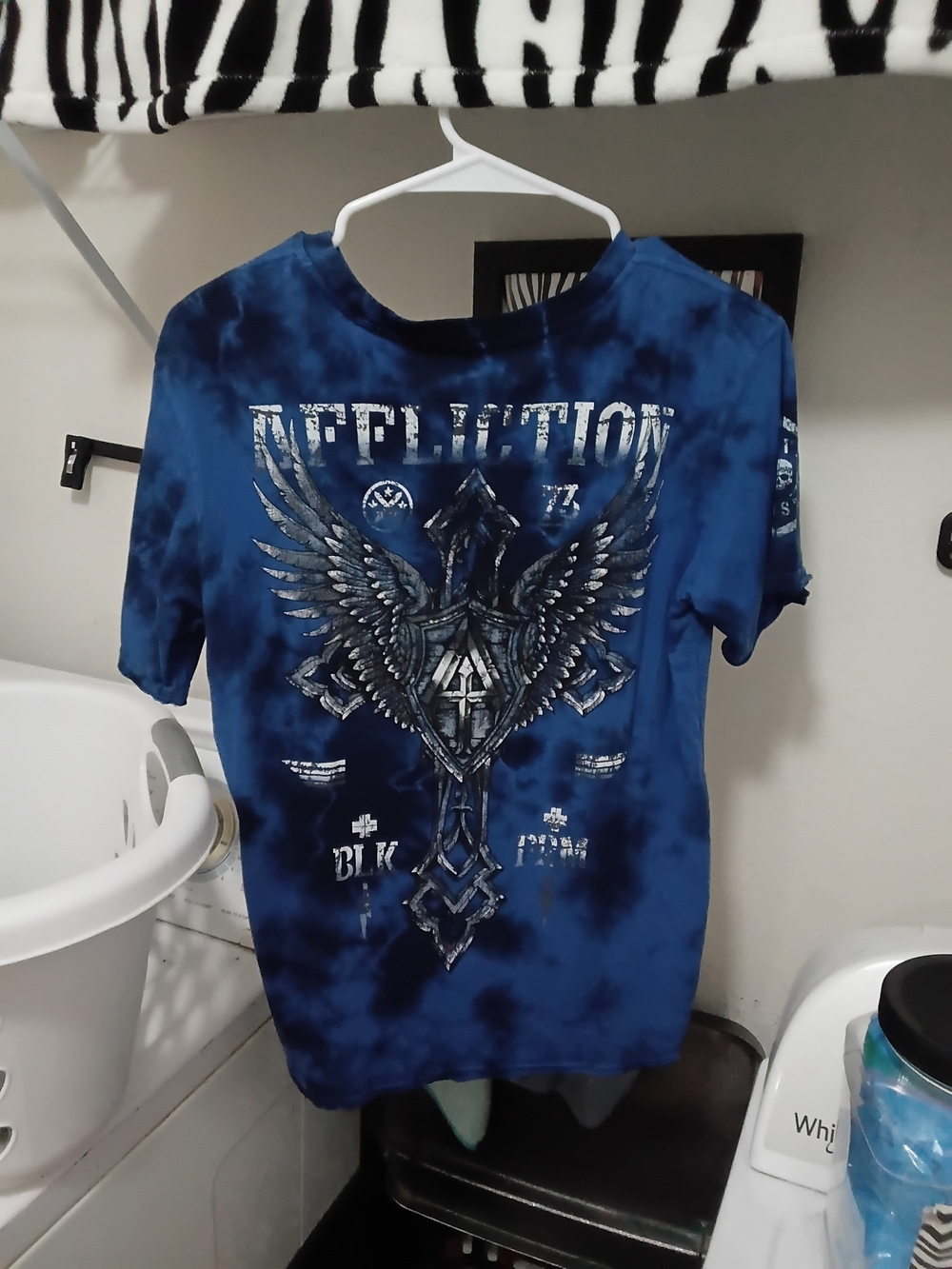 Affliction Blue Tie-Dye Winged Crest Graphic Tee (Youth Large)